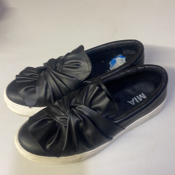 Mia Slip Ons Size 6 1/2 - Picture 2 of 2